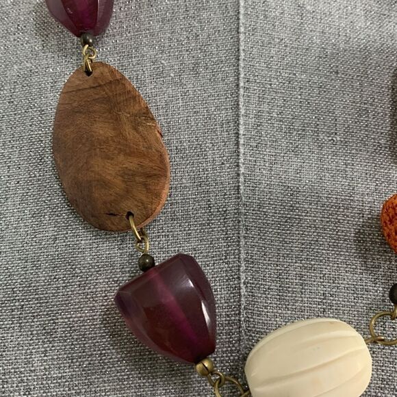 Bundle Of Four Boho Necklaces And Two Bracelets - Picture 5 of 17